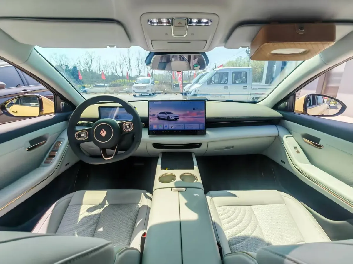 2025 BaoJun XiangJing 1.5T 143HP L4 1DHT PHEV,autocango,china used car exporter,china ev exporter,chinese used car exporter,chinese used ev exporter