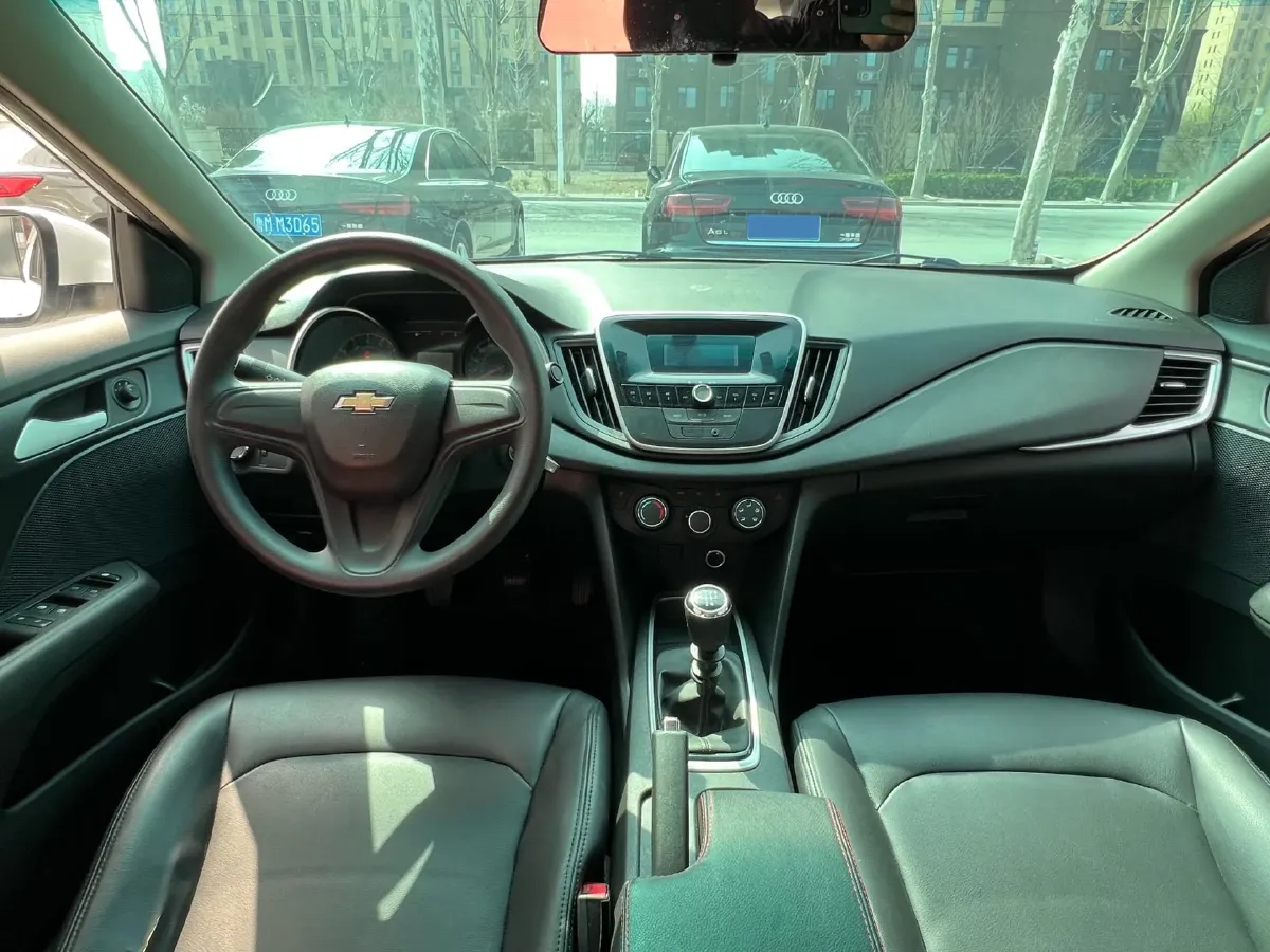 2019 DongFeng Forthing LingZhi 1.6L 122HP L4 5MT,autocango,china used car exporter,china ev exporter,chinese used car exporter,chinese used ev exporter