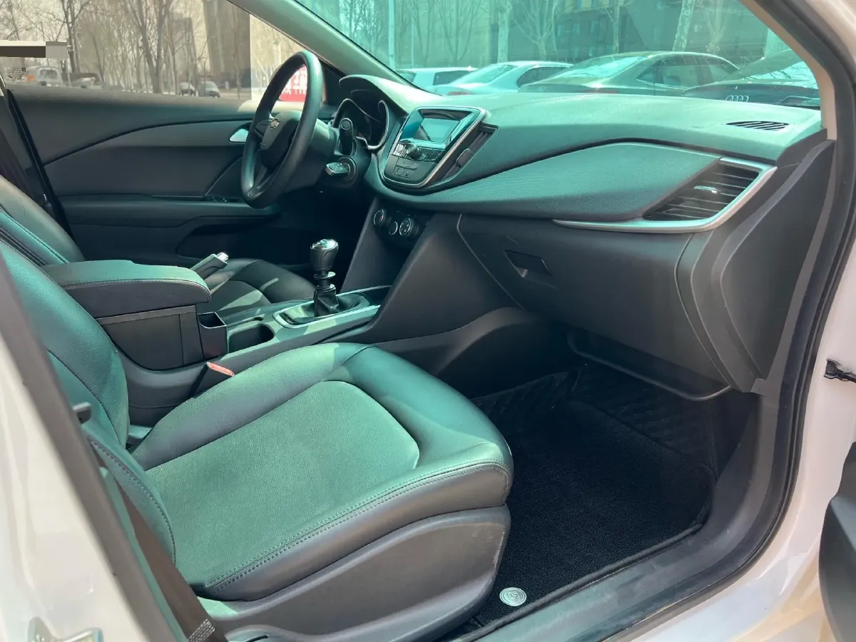 2019 DongFeng Forthing LingZhi 1.6L 122HP L4 5MT,autocango,china used car exporter,china ev exporter,chinese used car exporter,chinese used ev exporter