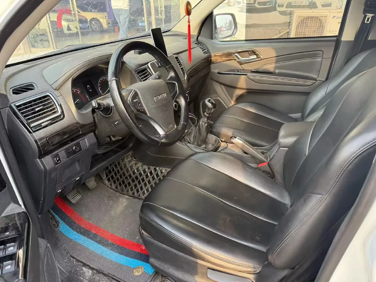 2019 Isuzu LingTuo 2.5T 129HP L4 6MT,autocango,china used car exporter,china ev exporter,chinese used car exporter,chinese used ev exporter