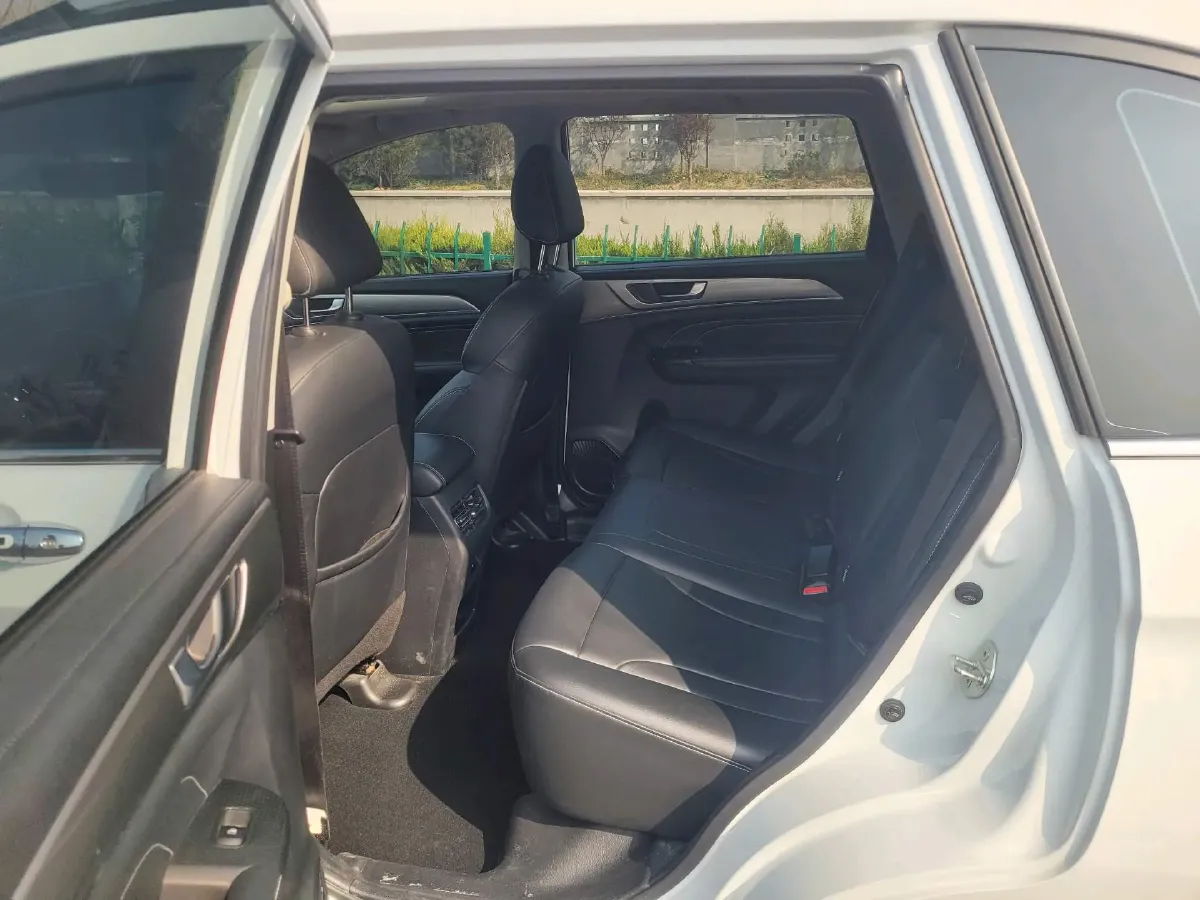 2021 Haval M6 1.5T 150HP L4 7DCT,autocango,china used car exporter,china ev exporter,chinese used car exporter,chinese used ev exporter