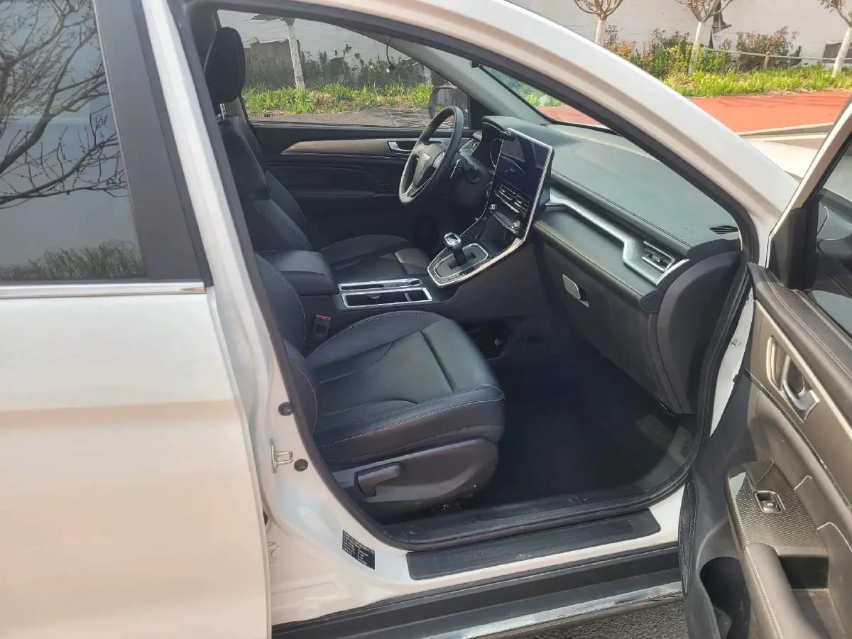 2021 Haval M6 1.5T 150HP L4 7DCT,autocango,china used car exporter,china ev exporter,chinese used car exporter,chinese used ev exporter