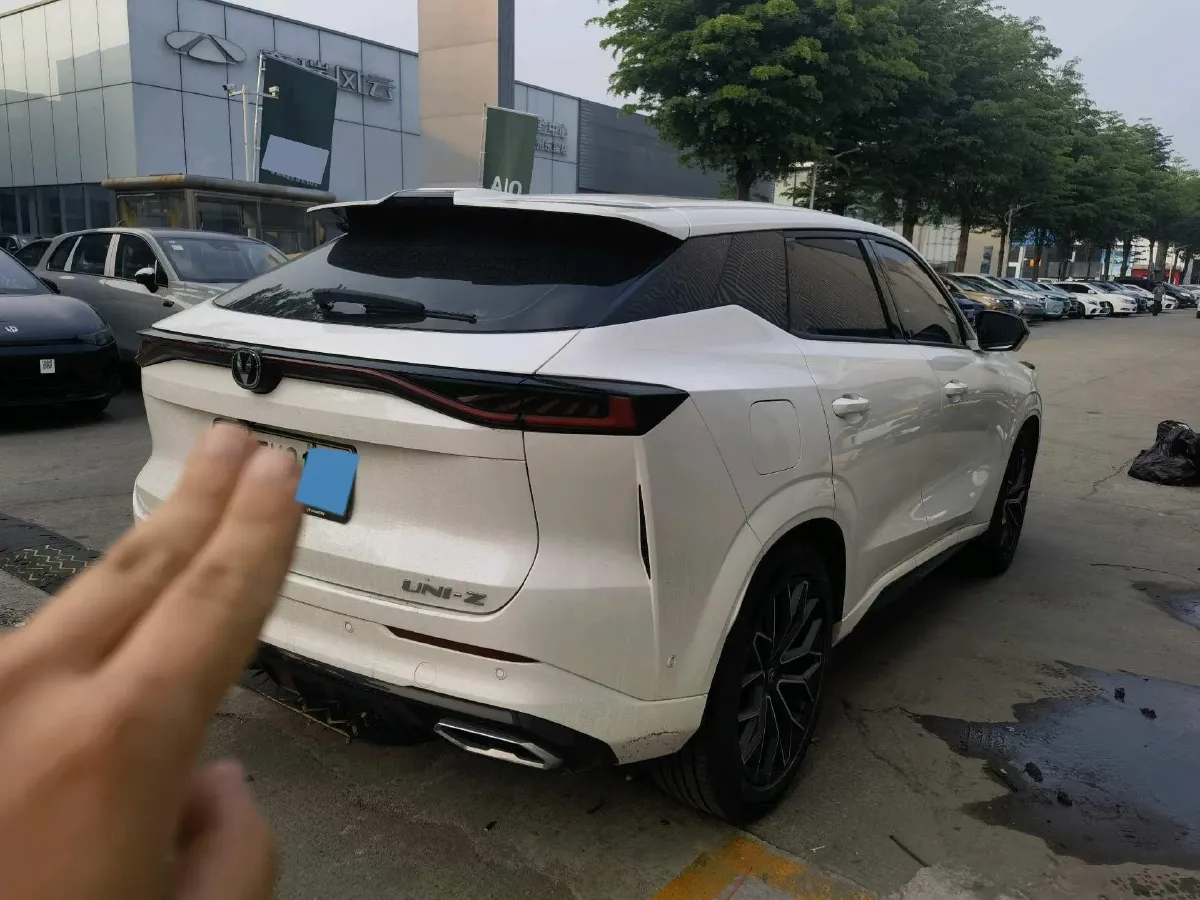 2024 ChangAn UNI-Z 1.5L 98HP L4 E-CVT PHEV 18.4KWH,autocango,china used car exporter,china ev exporter,chinese used car exporter,chinese used ev exporter