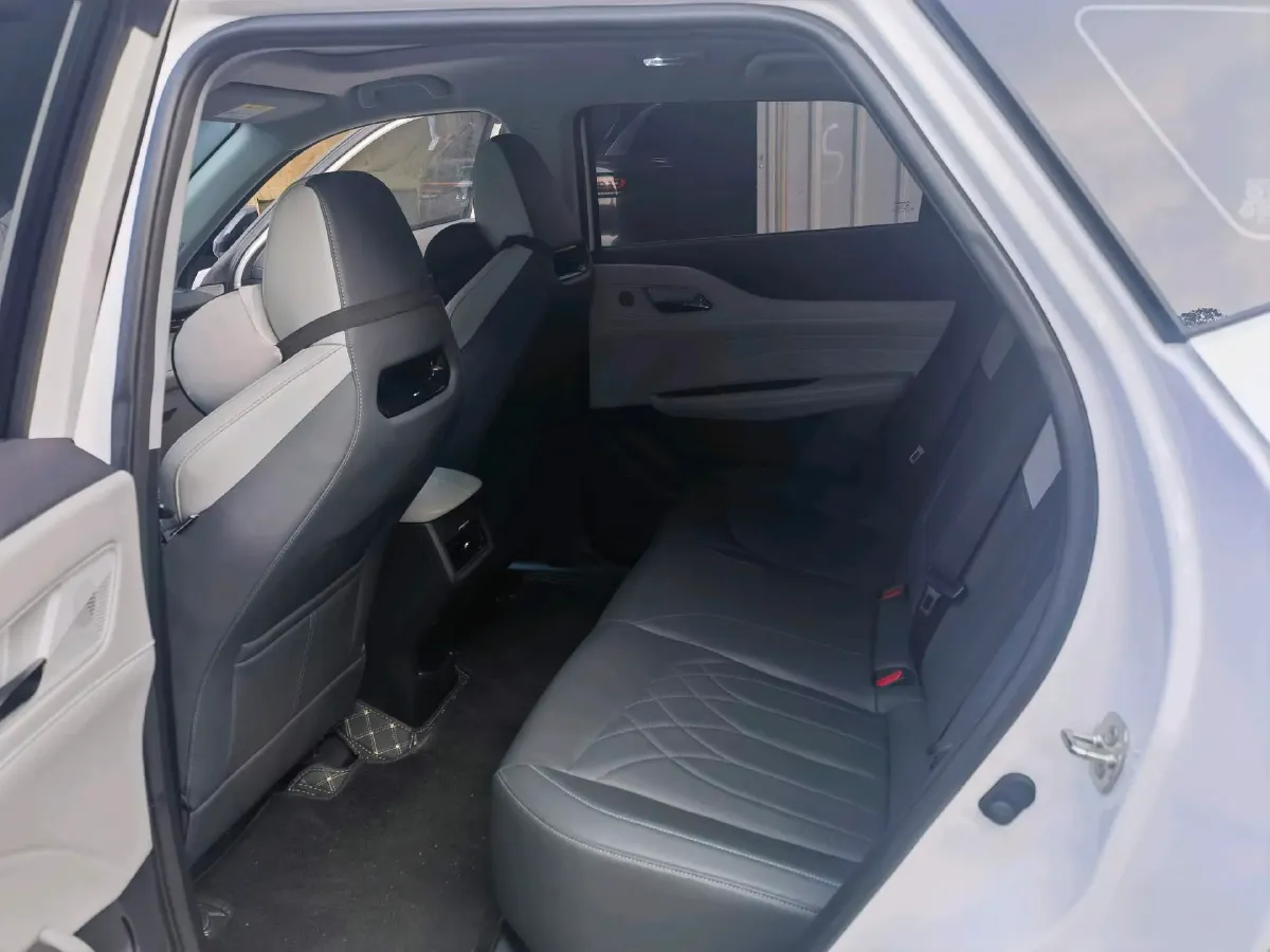 2024 ChangAn UNI-Z 1.5L 98HP L4 E-CVT PHEV 18.4KWH,autocango,china used car exporter,china ev exporter,chinese used car exporter,chinese used ev exporter