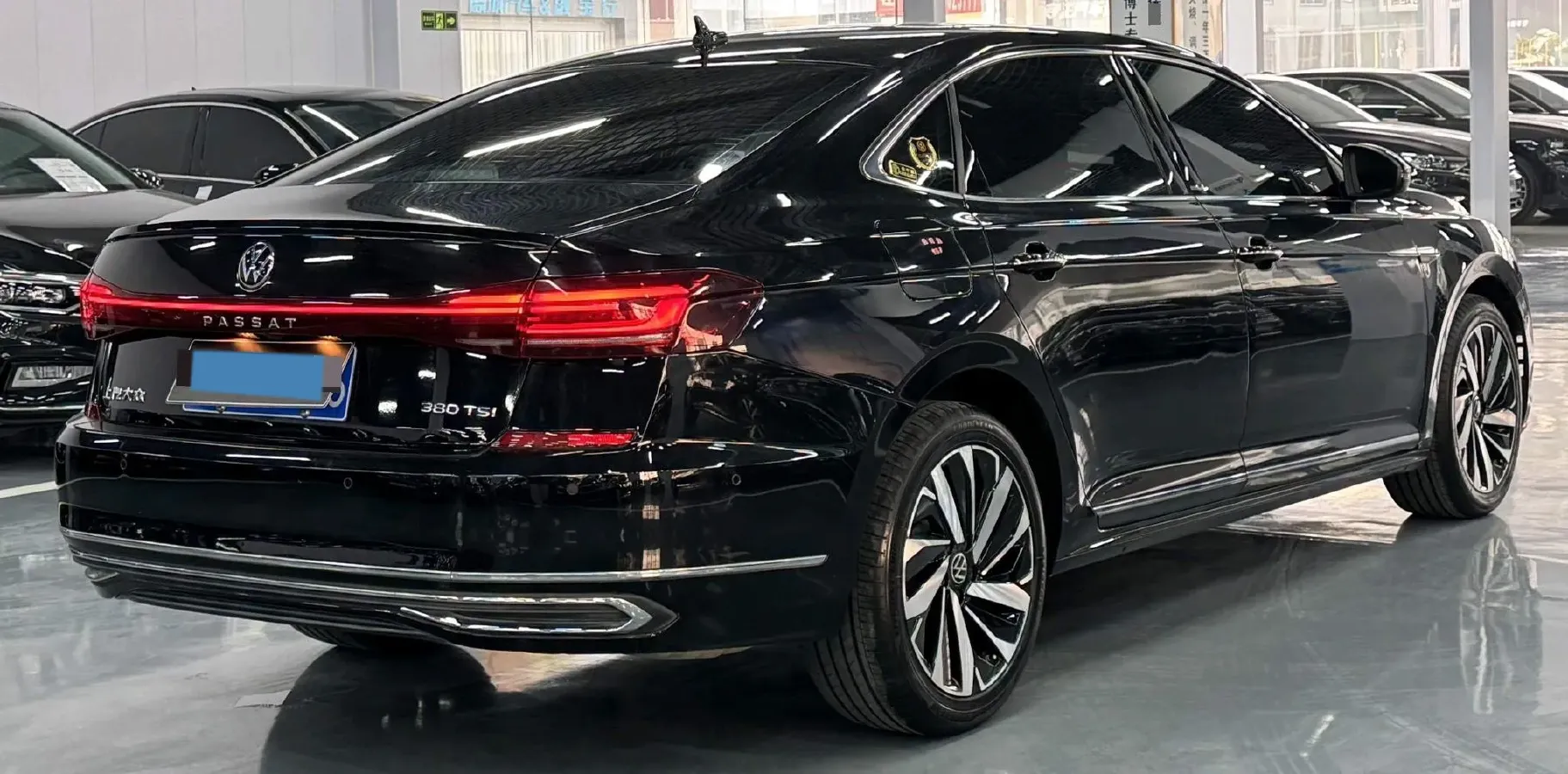 2024 Volkswagen Passat 2.0T 220HP L4 7DCT,autocango,china used car exporter,china ev exporter,chinese used car exporter,chinese used ev exporter