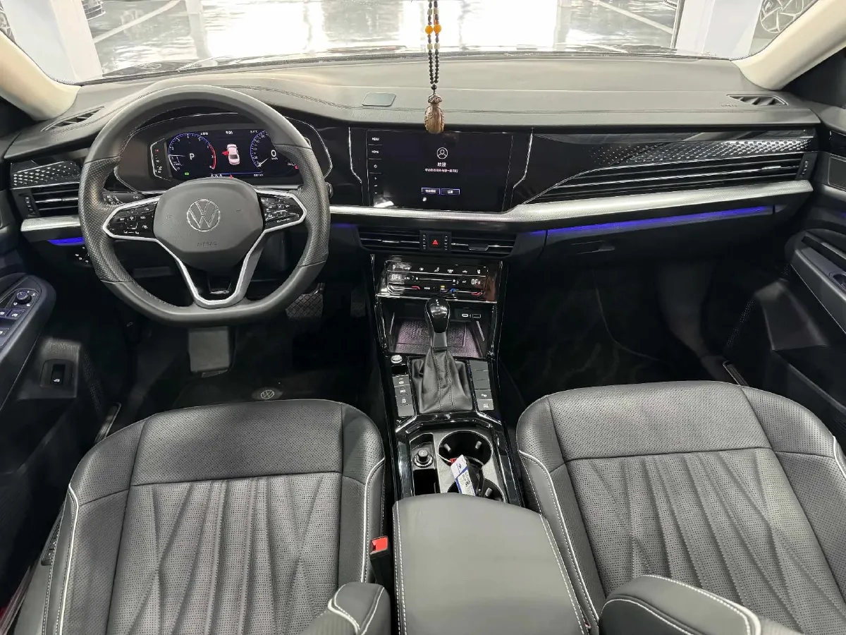 2024 Volkswagen Passat 2.0T 220HP L4 7DCT,autocango,china used car exporter,china ev exporter,chinese used car exporter,chinese used ev exporter