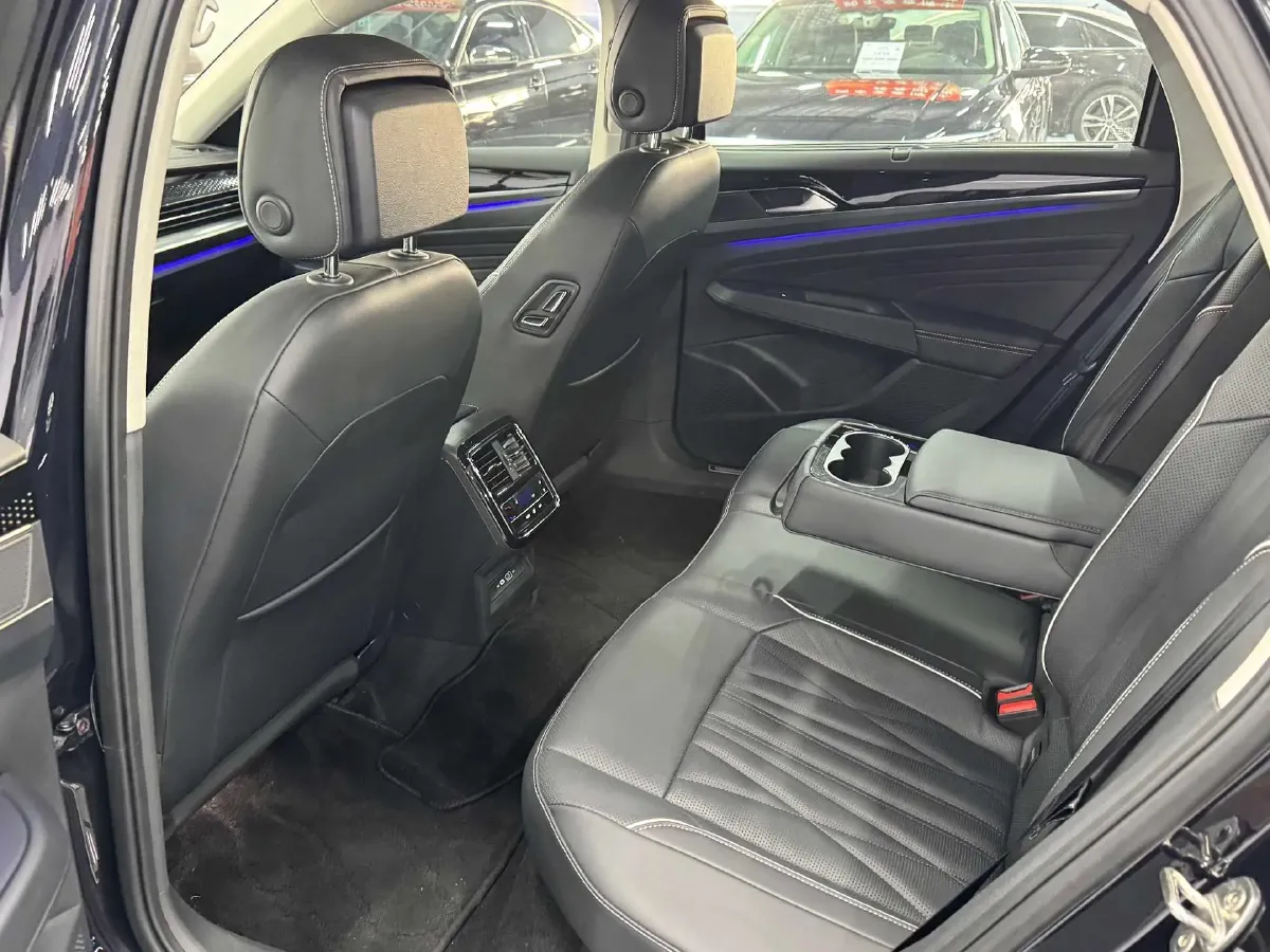 2024 Volkswagen Passat 2.0T 220HP L4 7DCT,autocango,china used car exporter,china ev exporter,chinese used car exporter,chinese used ev exporter