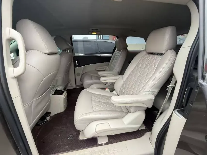 2022 Buick GL8 2.0T 237HP L4 9AT,autocango,china used car exporter,china ev exporter,chinese used car exporter,chinese used ev exporter