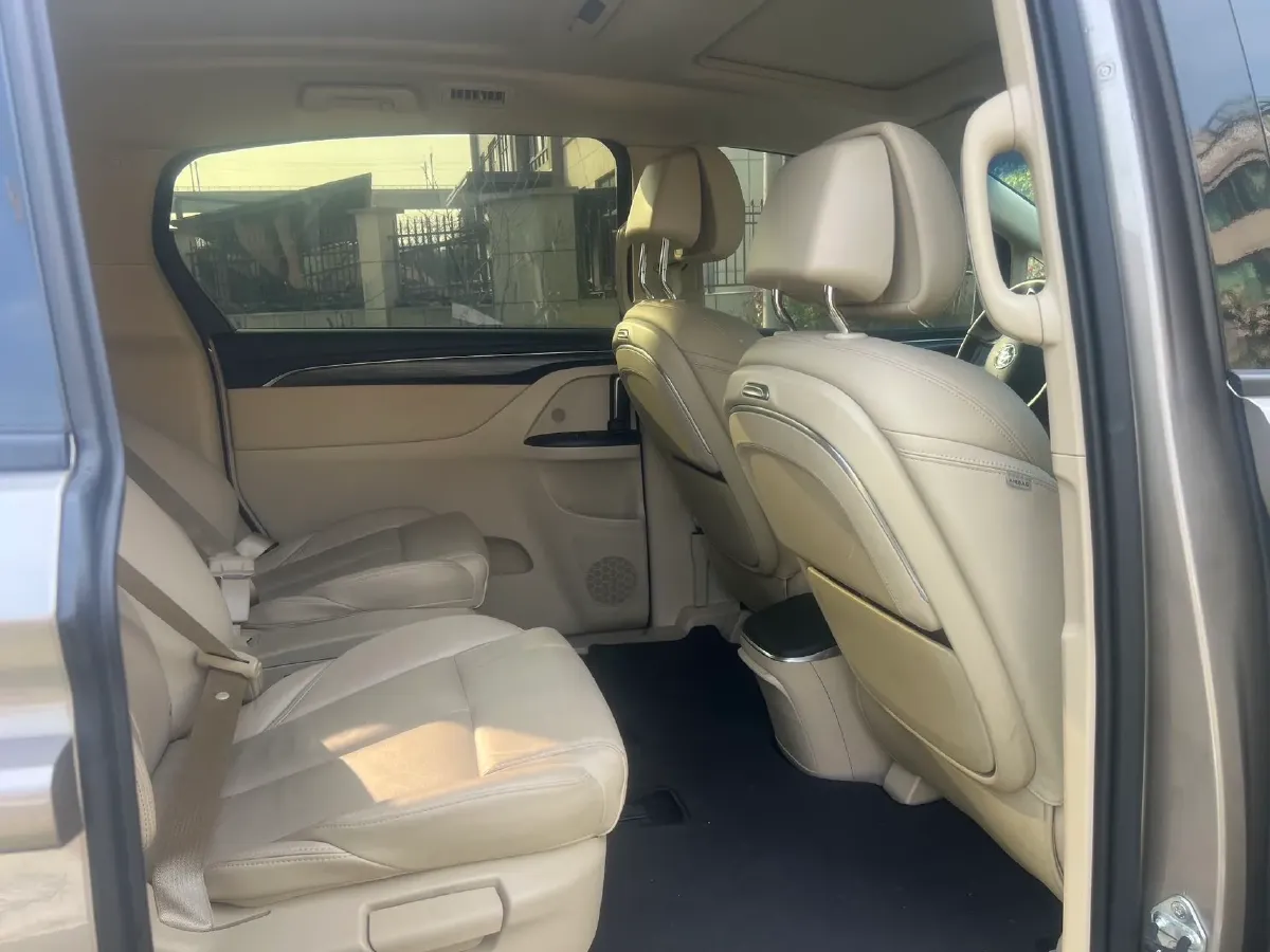 2023 Buick GL8 2.0T 237HP L4 9AT,autocango,china used car exporter,china ev exporter,chinese used car exporter,chinese used ev exporter