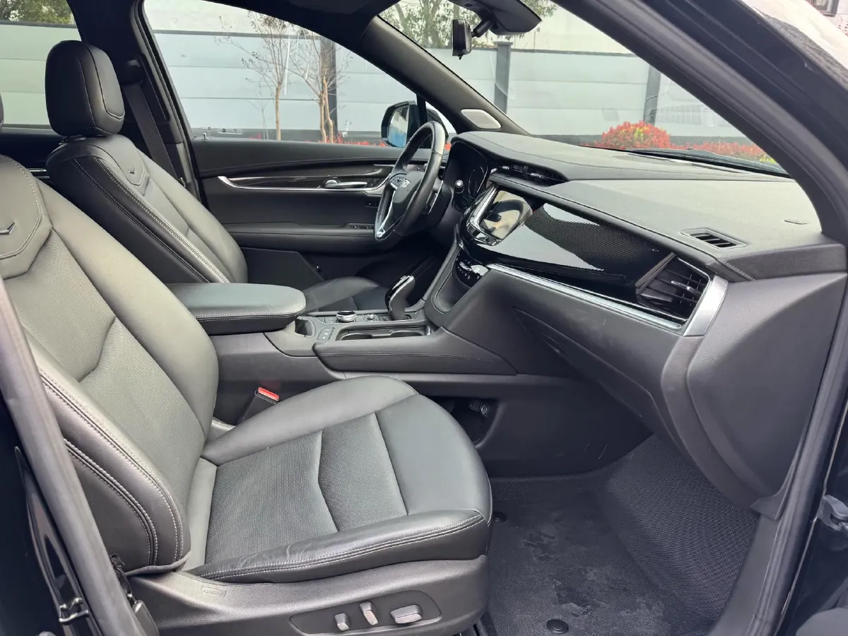 2022 Cadillac XT6 2.0T 237HP L4 9AT,autocango,china used car exporter,china ev exporter,chinese used car exporter,chinese used ev exporter