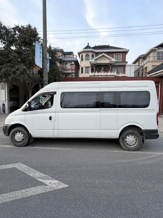 2020 MAXUS XinTu V80 2.5T 136HP L4 6MT,autocango,china used car exporter,china ev exporter,chinese used car exporter,chinese used ev exporter