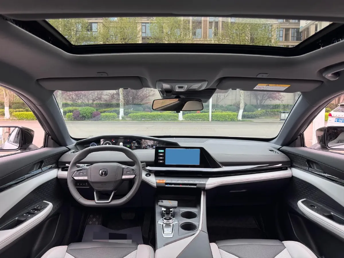 2024 ChangAn UNI-V iDD 1.5L 110HP L4 E-CVT PHEV 18.99KWH,autocango,china used car exporter,china ev exporter,chinese used car exporter,chinese used ev exporter