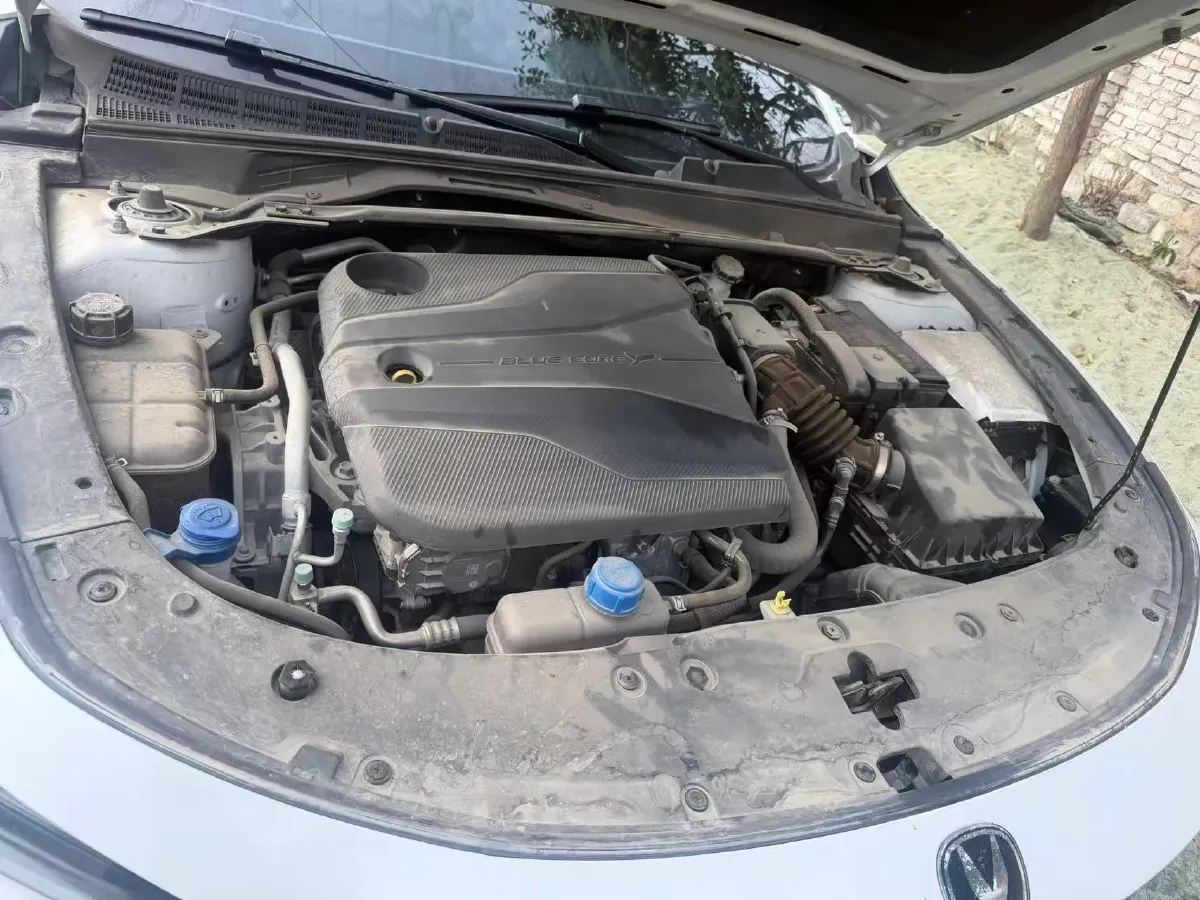 2023 ChangAn UNI-V 1.5T 188HP L4 7DCT,autocango,china used car exporter,china ev exporter,chinese used car exporter,chinese used ev exporter