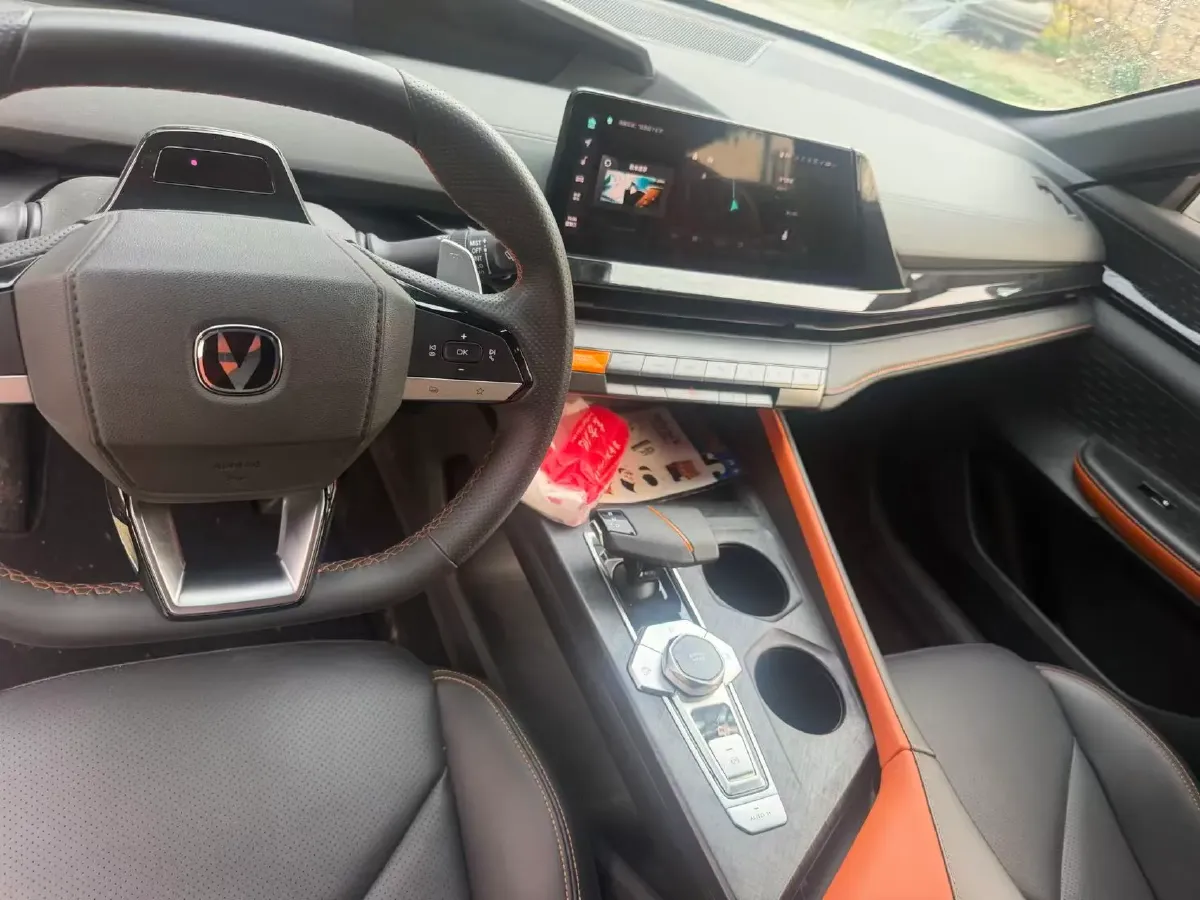 2023 ChangAn UNI-V 1.5T 188HP L4 7DCT,autocango,china used car exporter,china ev exporter,chinese used car exporter,chinese used ev exporter