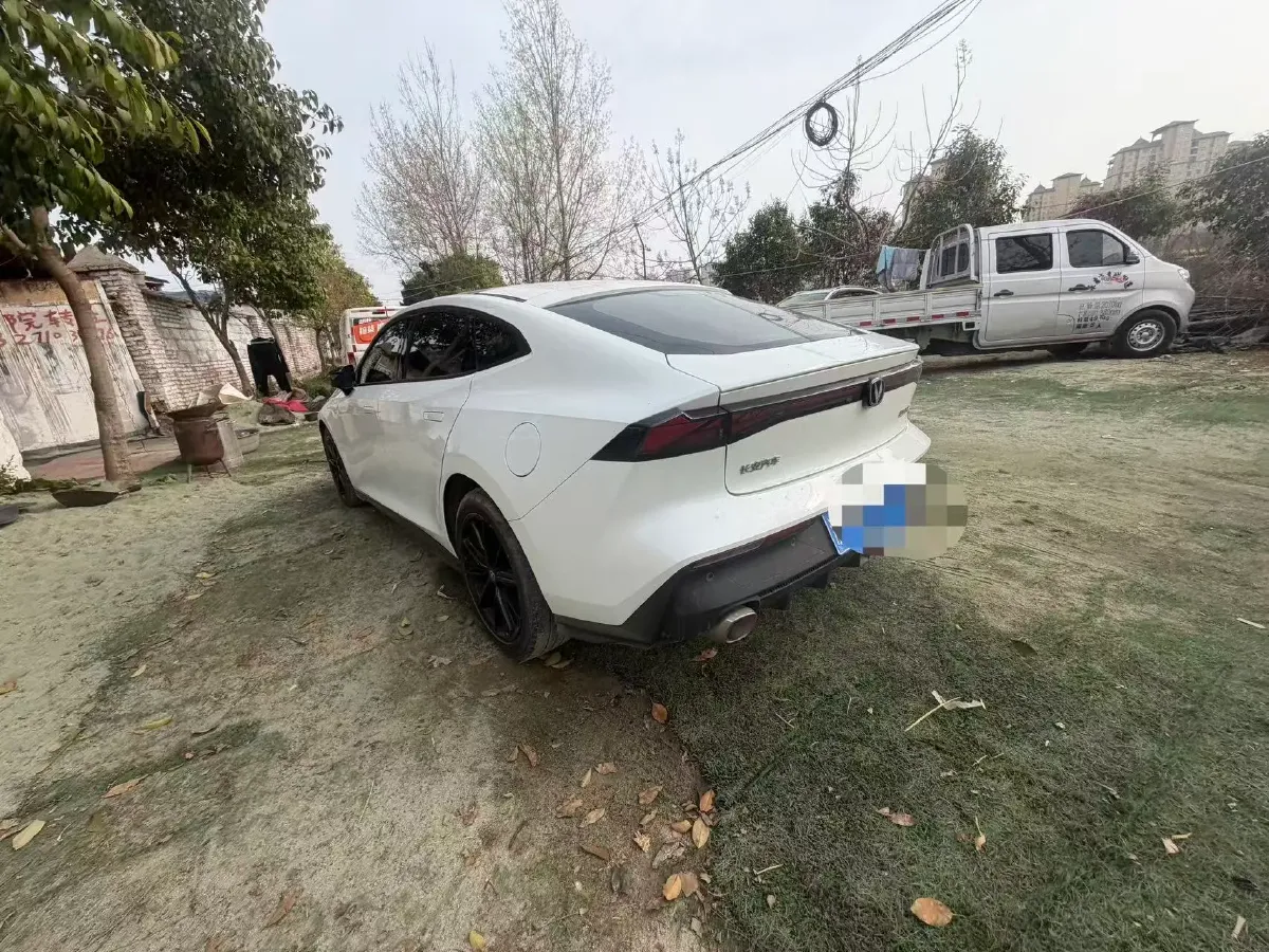 2023 ChangAn UNI-V 1.5T 188HP L4 7DCT,autocango,china used car exporter,china ev exporter,chinese used car exporter,chinese used ev exporter