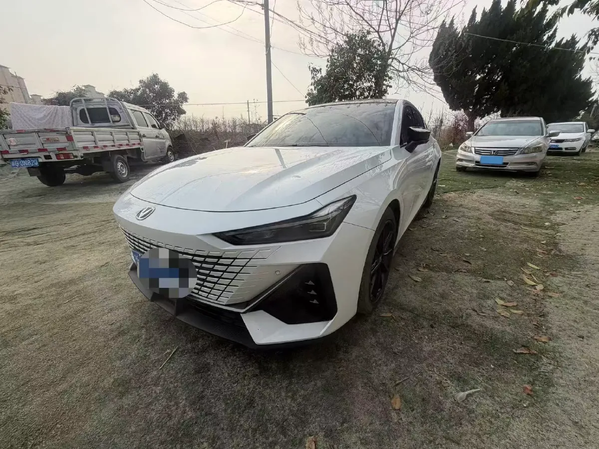 2023 ChangAn UNI-V 1.5T 188HP L4 7DCT,autocango,china used car exporter,china ev exporter,chinese used car exporter,chinese used ev exporter