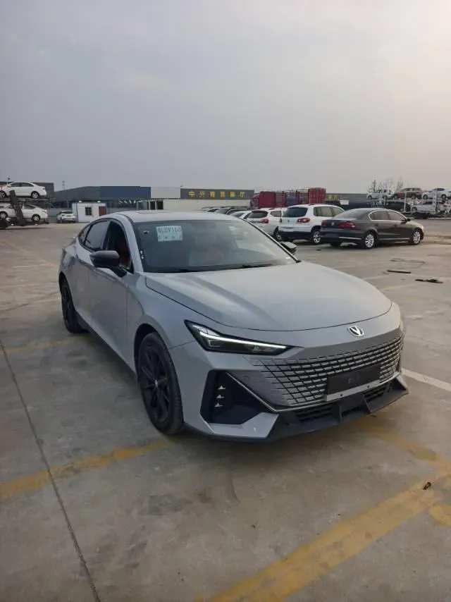 2023 ChangAn UNI-V iDD 1.5T 170HP L4 6TCT PHEV 18.4KWH,autocango,china used car exporter,china ev exporter,chinese used car exporter,chinese used ev exporter