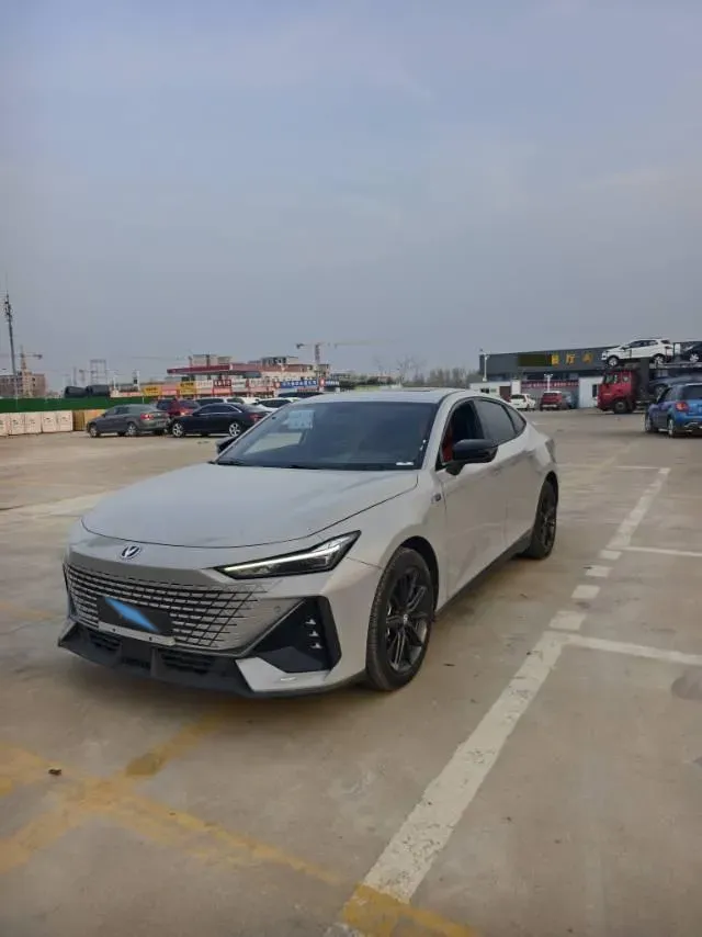 2023 ChangAn UNI-V iDD 1.5T 170HP L4 6TCT PHEV 18.4KWH,autocango,china used car exporter,china ev exporter,chinese used car exporter,chinese used ev exporter