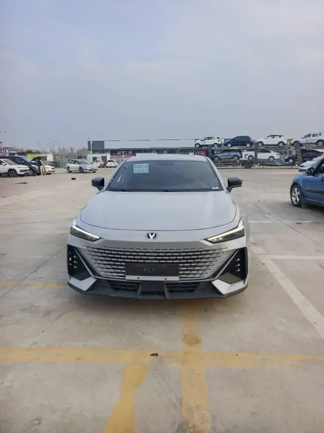 2023 ChangAn UNI-V iDD 1.5T 170HP L4 6TCT PHEV 18.4KWH,autocango,china used car exporter,china ev exporter,chinese used car exporter,chinese used ev exporter
