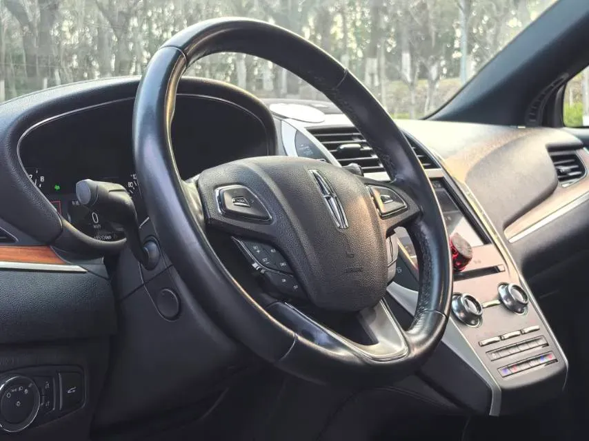 2019 Lincoln MKC 2.0T 203HP L4 6AT,autocango,china used car exporter,china ev exporter,chinese used car exporter,chinese used ev exporter