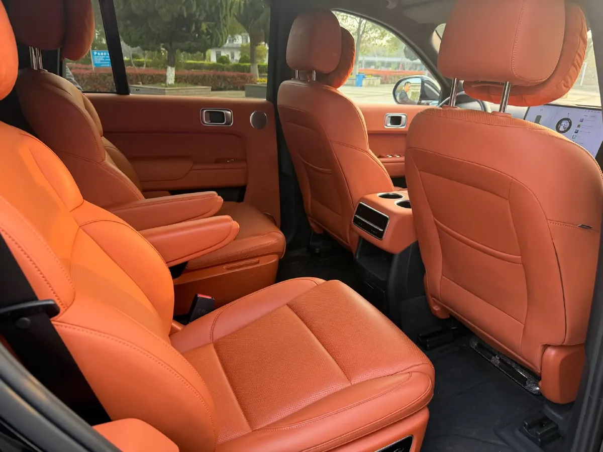 2023 Li L8 Range Extended 154HP REEV 40.9KWH,autocango,china used car exporter,china ev exporter,chinese used car exporter,chinese used ev exporter