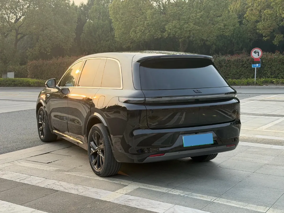 2023 Li L8 Range Extended 154HP REEV 40.9KWH,autocango,china used car exporter,china ev exporter,chinese used car exporter,chinese used ev exporter