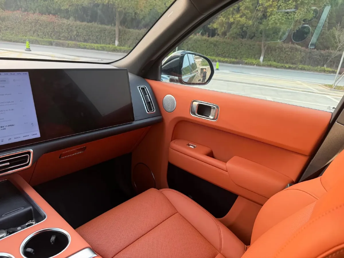 2023 Li L8 Range Extended 154HP REEV 40.9KWH,autocango,china used car exporter,china ev exporter,chinese used car exporter,chinese used ev exporter