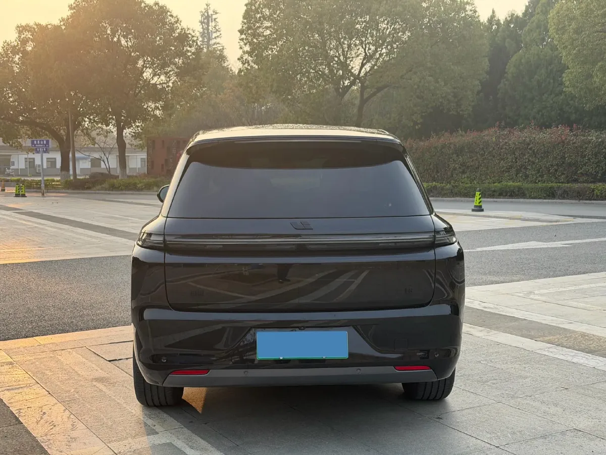 2023 Li L8 Range Extended 154HP REEV 40.9KWH,autocango,china used car exporter,china ev exporter,chinese used car exporter,chinese used ev exporter