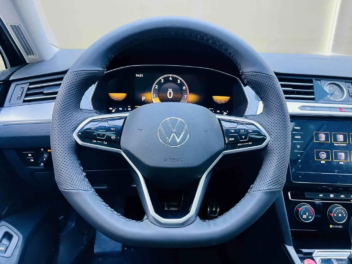 2023 Volkswagen Magotan 1.4T 150HP L4 7DCT,autocango,china used car exporter,china ev exporter,chinese used car exporter,chinese used ev exporter