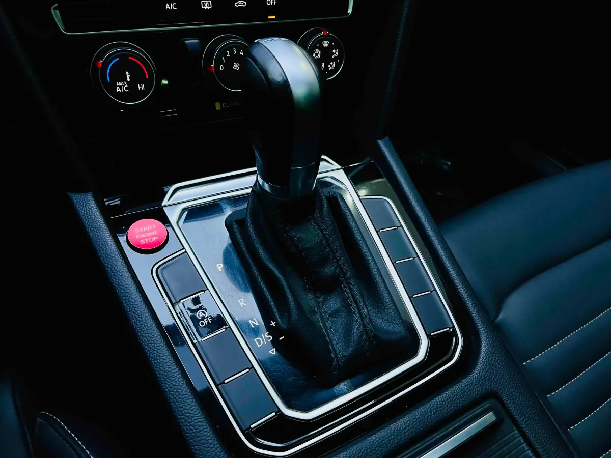 2023 Volkswagen Magotan 1.4T 150HP L4 7DCT,autocango,china used car exporter,china ev exporter,chinese used car exporter,chinese used ev exporter