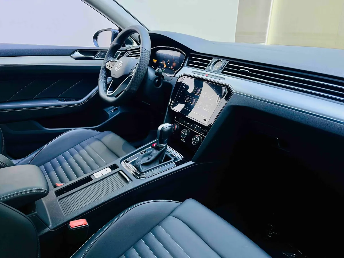 2023 Volkswagen Magotan 1.4T 150HP L4 7DCT,autocango,china used car exporter,china ev exporter,chinese used car exporter,chinese used ev exporter