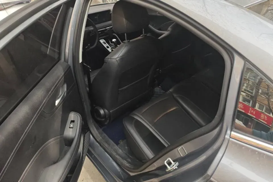 2023 Roewe i5 1.5L 129HP L4 CVT,autocango,china used car exporter,china ev exporter,chinese used car exporter,chinese used ev exporter