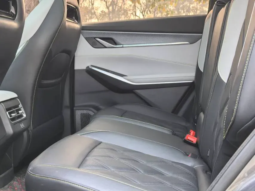 2023 ChangAn CS75 Plus 1.5T 188HP L4 8AT,autocango,china used car exporter,china ev exporter,chinese used car exporter,chinese used ev exporter