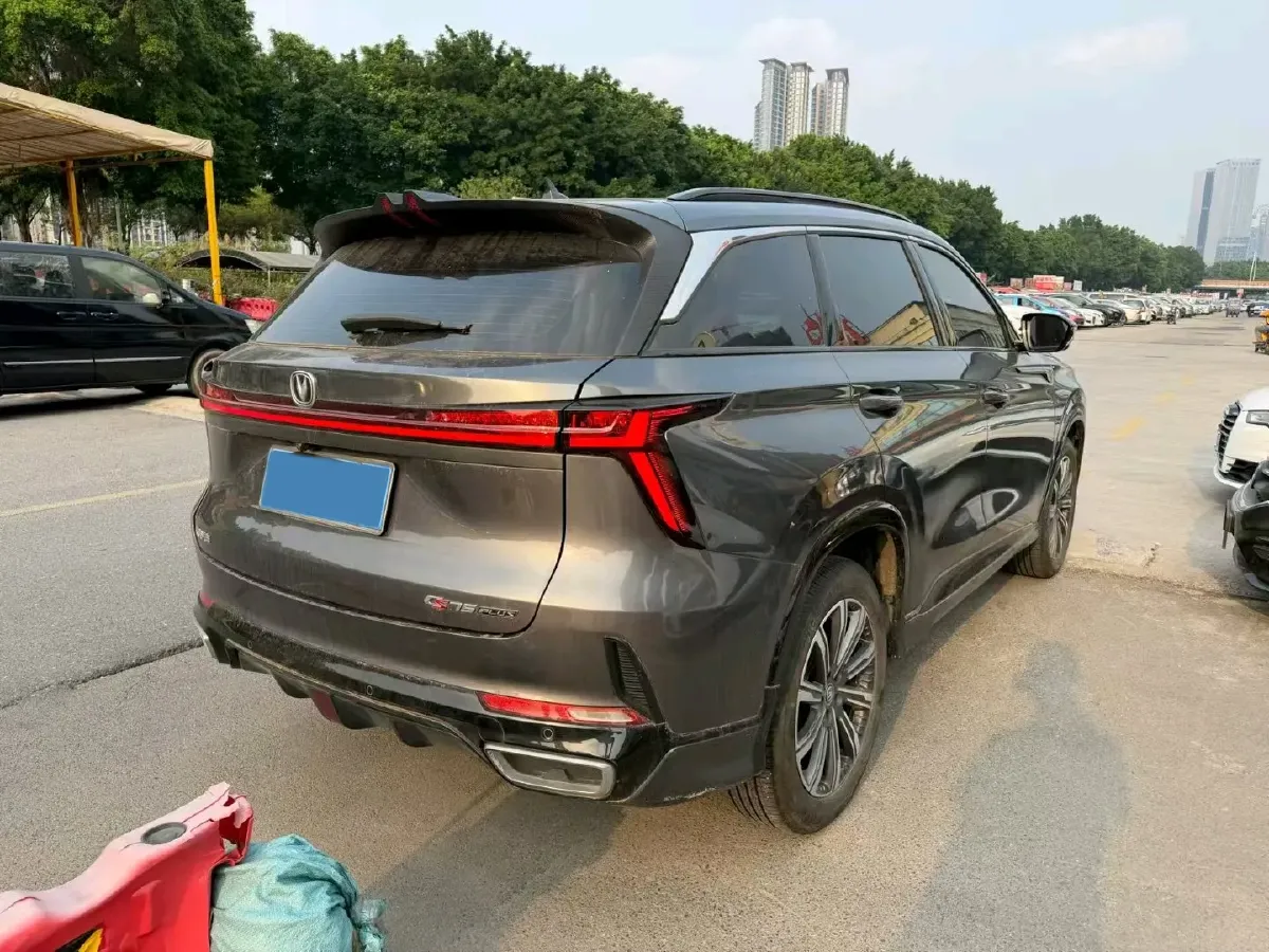 2023 ChangAn CS75 Plus 1.5T 188HP L4 8AT,autocango,china used car exporter,china ev exporter,chinese used car exporter,chinese used ev exporter