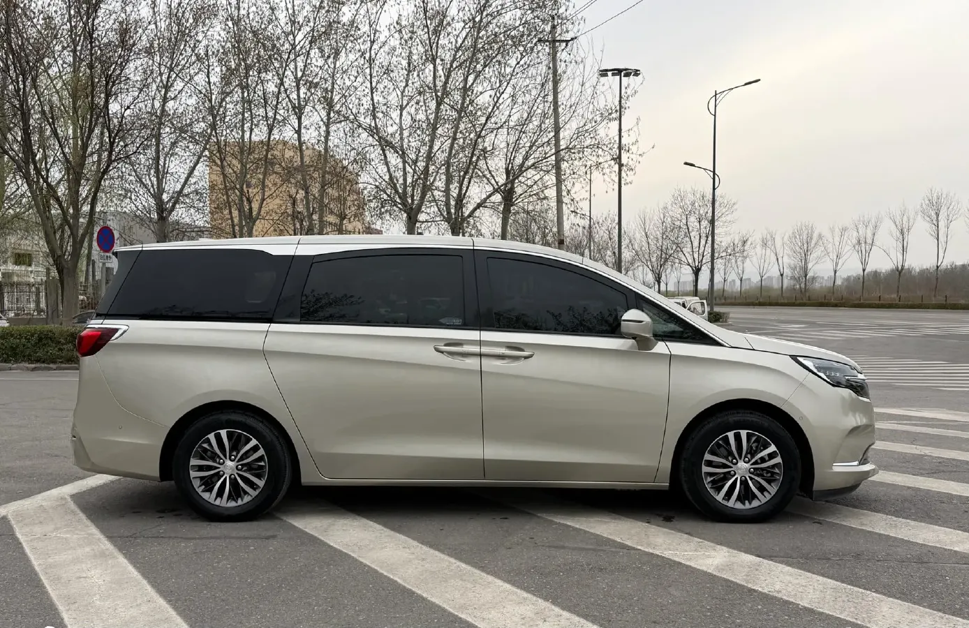 2020 Buick GL8 2.0T 237HP L4 9AT,autocango,china used car exporter,china ev exporter,chinese used car exporter,chinese used ev exporter