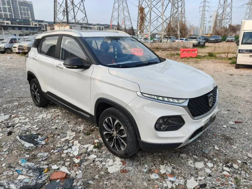2019 BaoJun 730 1.5L 105HP L4 6MT,autocango,china used car exporter,china ev exporter,chinese used car exporter,chinese used ev exporter