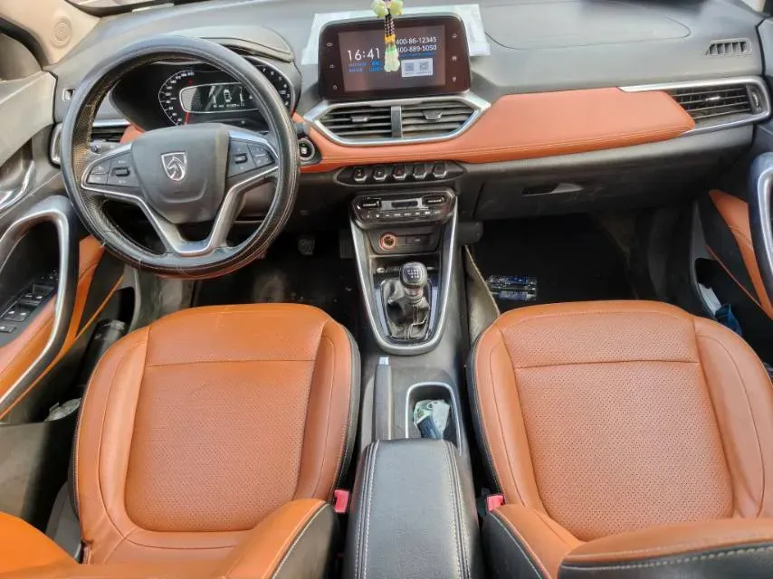 2019 BaoJun 730 1.5L 105HP L4 6MT,autocango,china used car exporter,china ev exporter,chinese used car exporter,chinese used ev exporter