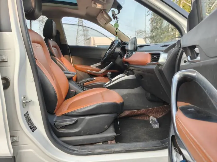 2019 BaoJun 730 1.5L 105HP L4 6MT,autocango,china used car exporter,china ev exporter,chinese used car exporter,chinese used ev exporter