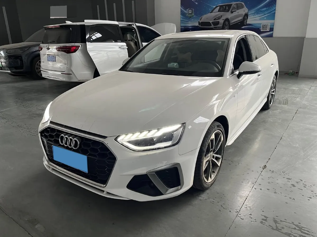 2022 Audi A4L 2.0T 190HP L4 7DCT,autocango,china used car exporter,china ev exporter,chinese used car exporter,chinese used ev exporter