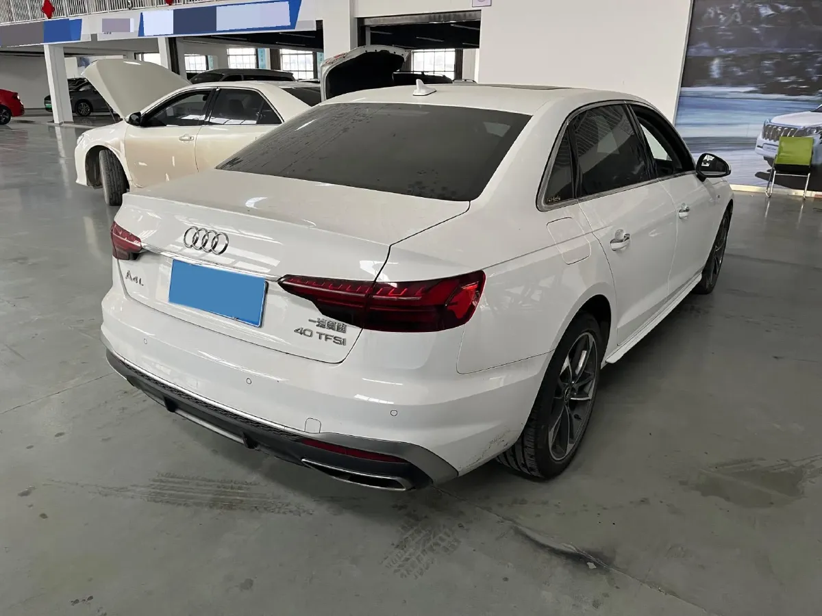 2022 Audi A4L 2.0T 190HP L4 7DCT,autocango,china used car exporter,china ev exporter,chinese used car exporter,chinese used ev exporter