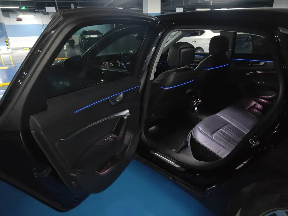 2022 Audi A6L 2.0T 224HP L4 7DCT,autocango,china used car exporter,china ev exporter,chinese used car exporter,chinese used ev exporter