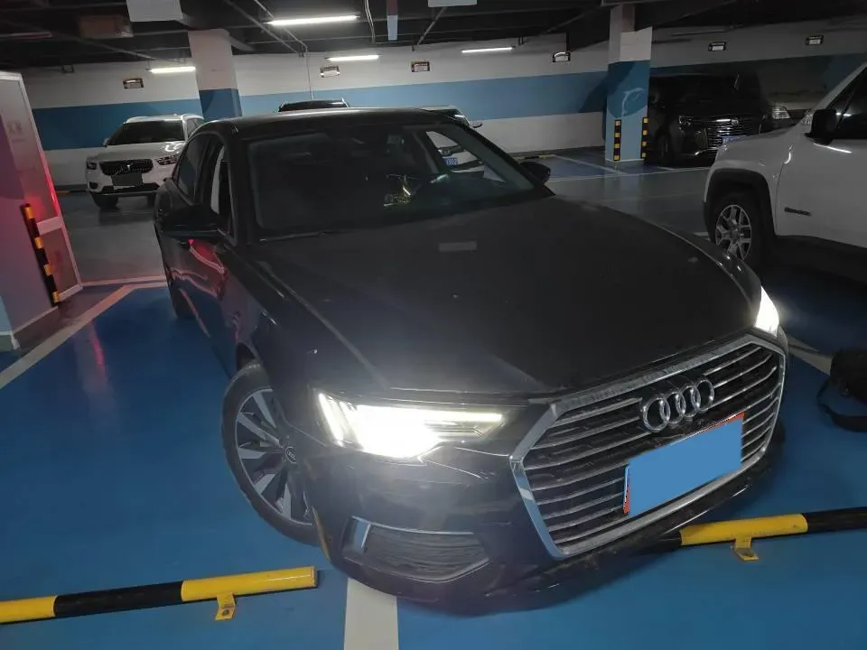 2022 Audi A6L 2.0T 224HP L4 7DCT,autocango,china used car exporter,china ev exporter,chinese used car exporter,chinese used ev exporter
