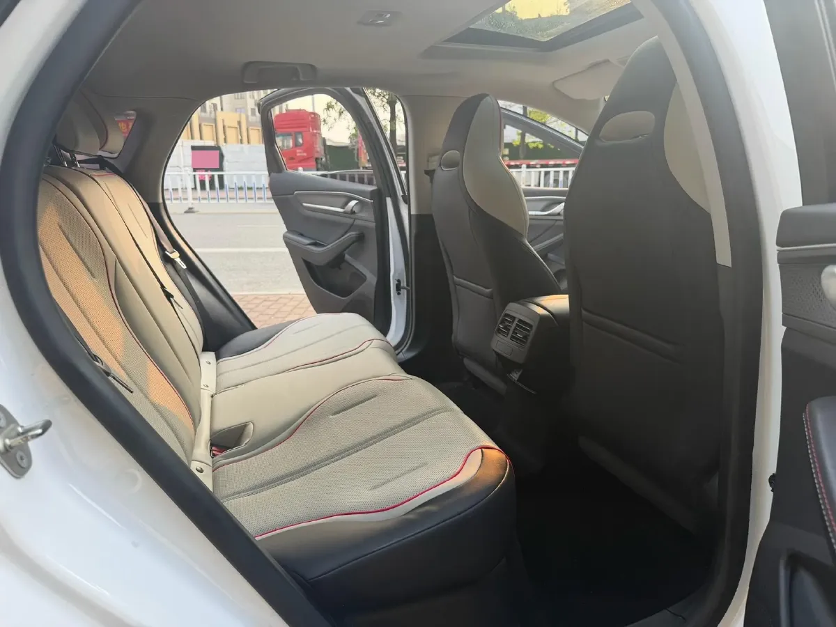 2022 Roewe RX5 MAX 1.5T 181HP L4 6AT,autocango,china used car exporter,china ev exporter,chinese used car exporter,chinese used ev exporter