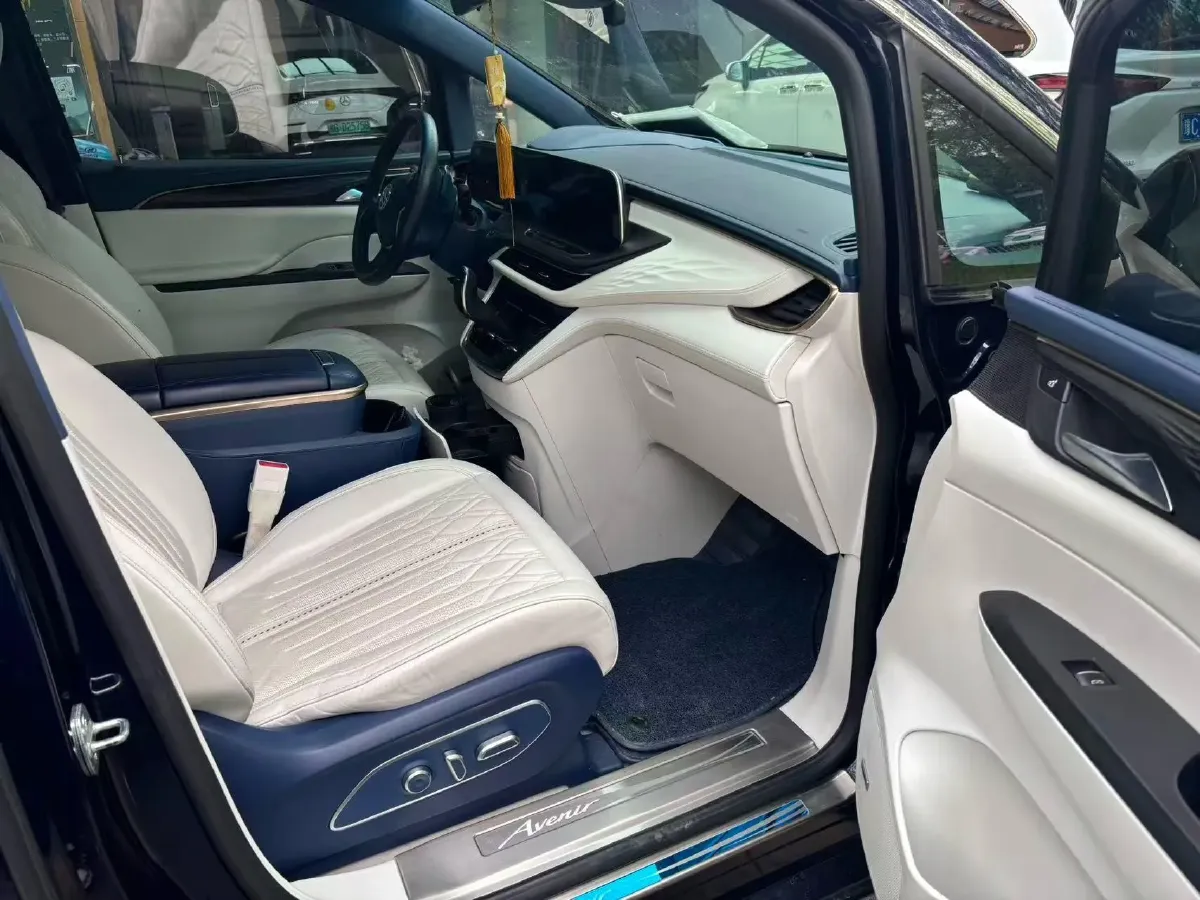 2020 Buick GL8 2.0T 237HP L4 9AT,autocango,china used car exporter,china ev exporter,chinese used car exporter,chinese used ev exporter