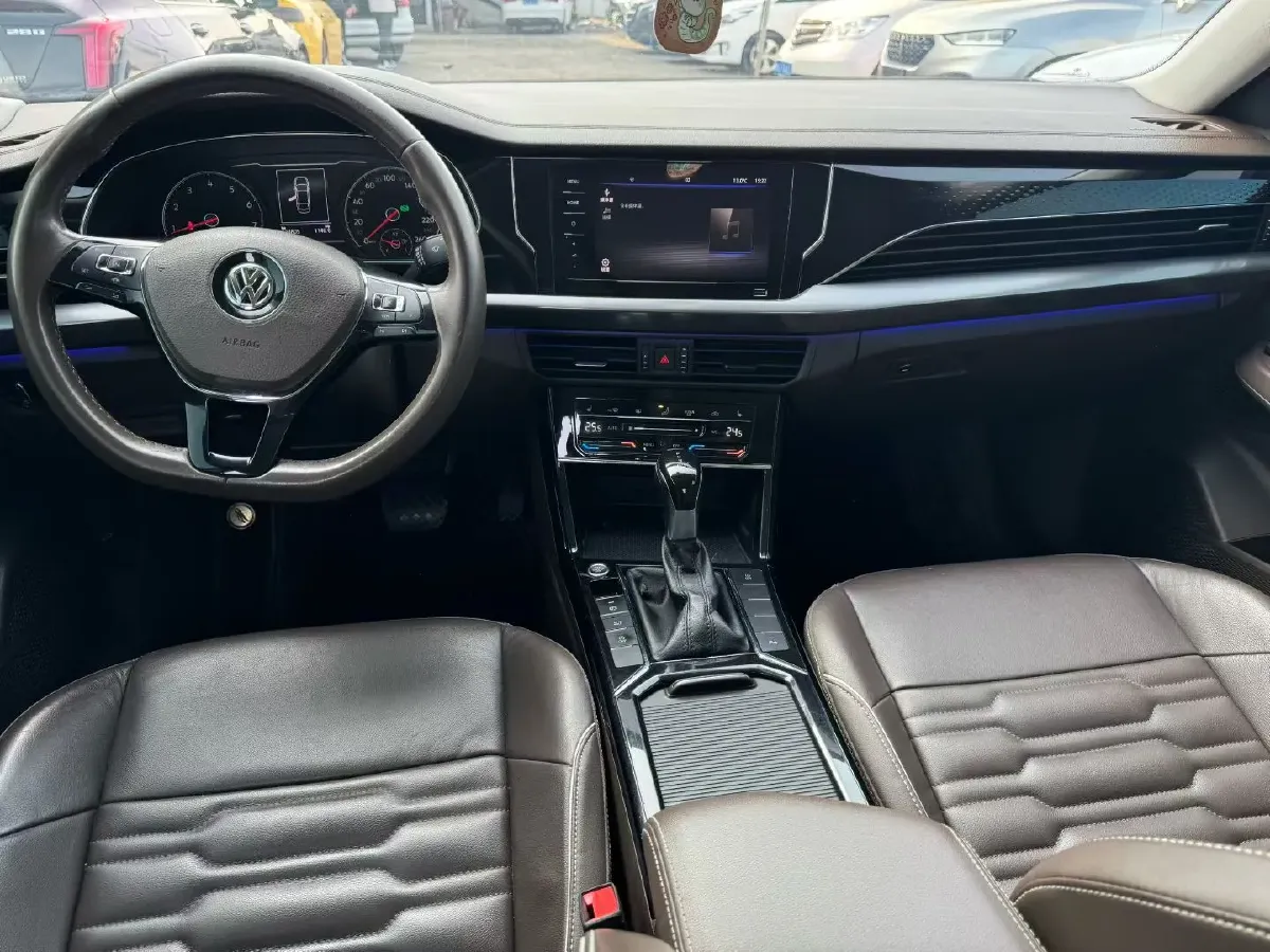 2020 Volkswagen Passat 2.0T 186HP L4 7DCT,autocango,china used car exporter,china ev exporter,chinese used car exporter,chinese used ev exporter