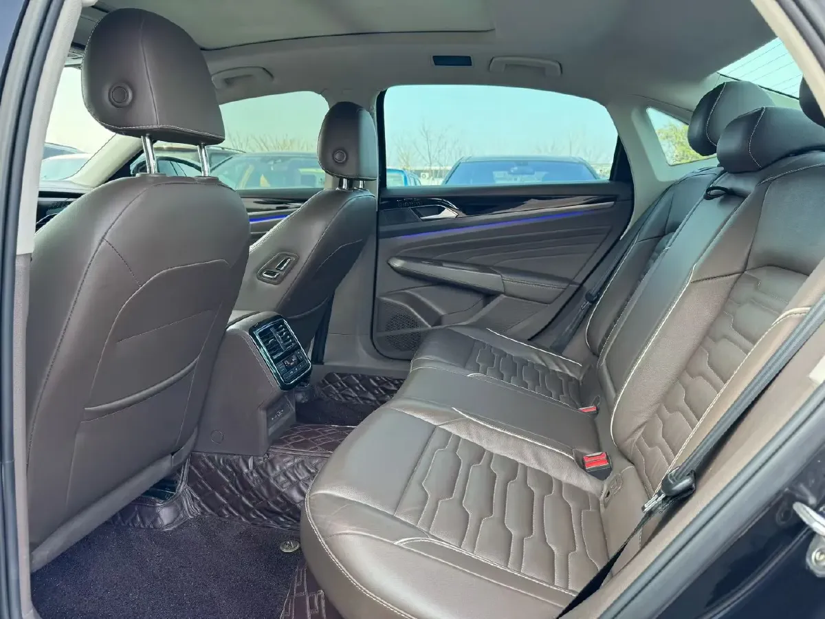 2020 Volkswagen Passat 2.0T 186HP L4 7DCT,autocango,china used car exporter,china ev exporter,chinese used car exporter,chinese used ev exporter