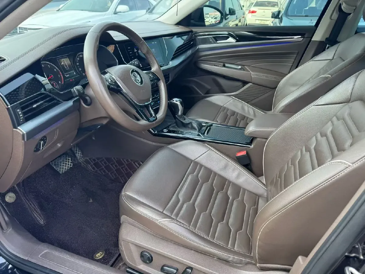 2020 Volkswagen Passat 2.0T 186HP L4 7DCT,autocango,china used car exporter,china ev exporter,chinese used car exporter,chinese used ev exporter