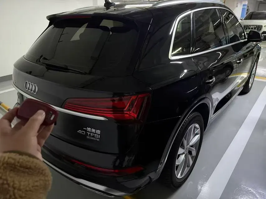 2022 Audi Q5L 2.0T 190HP L4 7DCT,autocango,china used car exporter,china ev exporter,chinese used car exporter,chinese used ev exporter