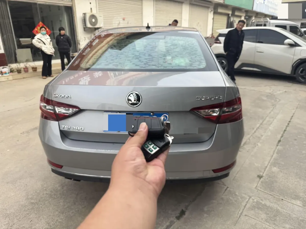2018 Skoda Superb 1.8T 180HP L4 7DCT,autocango,china used car exporter,china ev exporter,chinese used car exporter,chinese used ev exporter