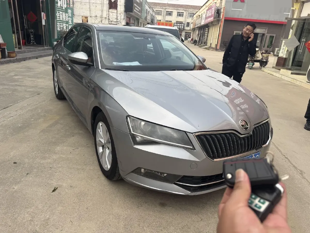 2018 Skoda Superb 1.8T 180HP L4 7DCT,autocango,china used car exporter,china ev exporter,chinese used car exporter,chinese used ev exporter